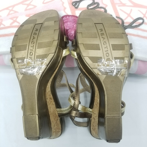 KENNETH COLE REACTION SANDALS WEDGE  HEELS SZ.6 - Picture 6 of 8